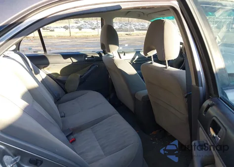 2005 Honda Civic Ex z USA, uszkodzony, nr VIN 2HGES26745H570491